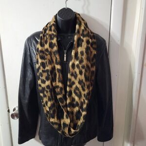 MICHAEL KORS MK LEOPARD PRINT KNIT INFINITY SCARF GOLD MK LOGO CHARM